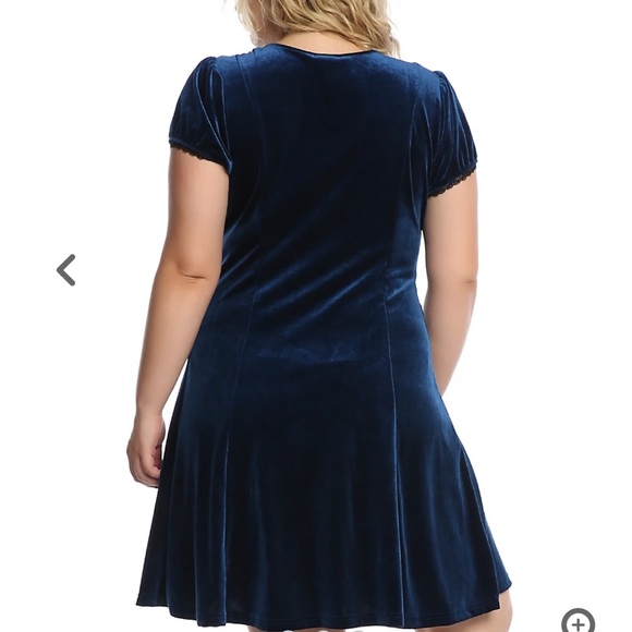 🦇 Hot Topic Blue Velvet Swiss Dot Yoke Dress Plus Size 2 (2X or 18/20) 🦇 - Picture 4 of 7